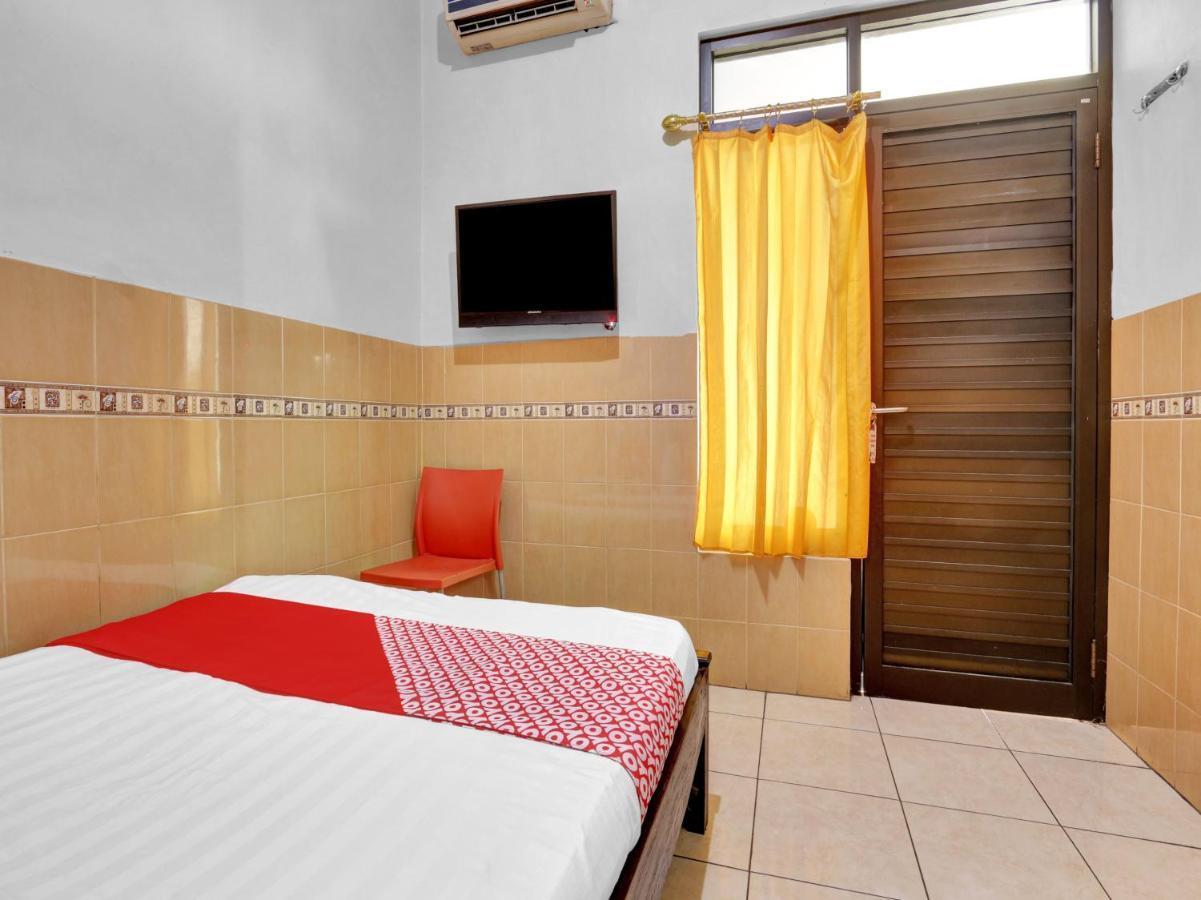 Hotel Oyo 90695 Srikandi Nologaten Yogyakarta Exterior foto
